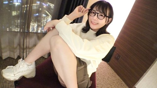 [UNCENSORED-LEAK] SIRO-5709 "Just watching her is so relaxing! A gentle girl, but a crazy woman who masturbates 5 times a week [Sana, 20 years old] Her awkward cowgirl position is actually good! Intense sex with her plump body clinging to you! [First
