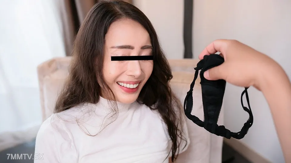 092226-100 Honey, let me buy the underwear you're wearing right now! ~A MILF who mistakes a thong for a full-back~