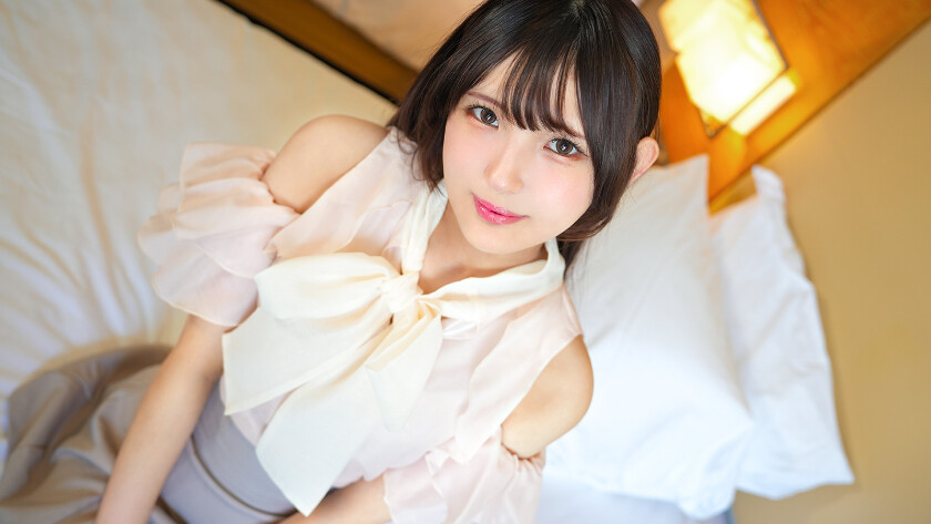 SIRO-5759 "I Want To Try Everything!" A 20-year-old Beauty School Student Applies To Learn About The Adult Film Industry! Kaede’s "M-shaped" Leg Spread Is Erotically Mind-bending